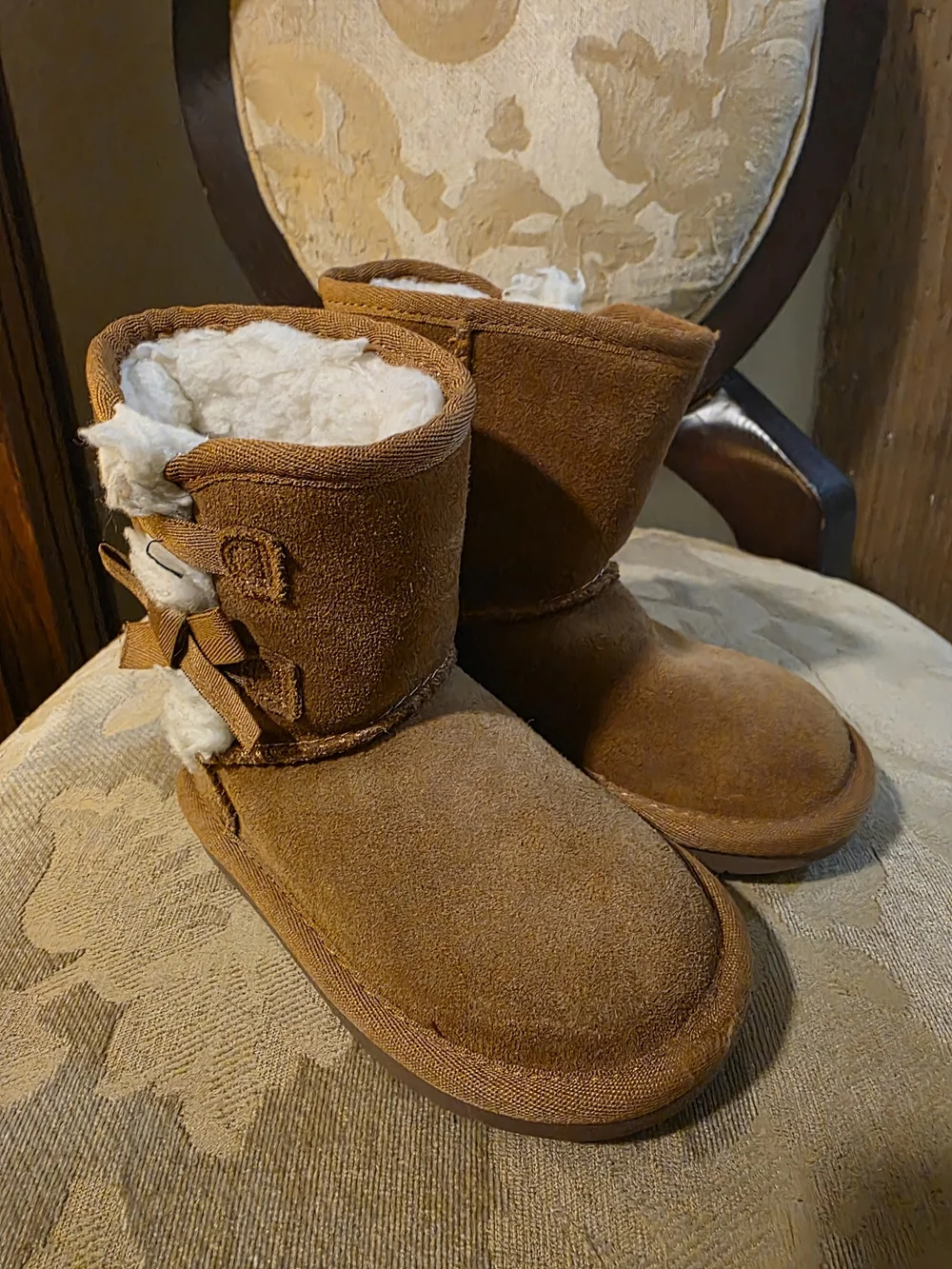 Koolaburra Brown Shearling-Trim Kids Boots with Side Bows